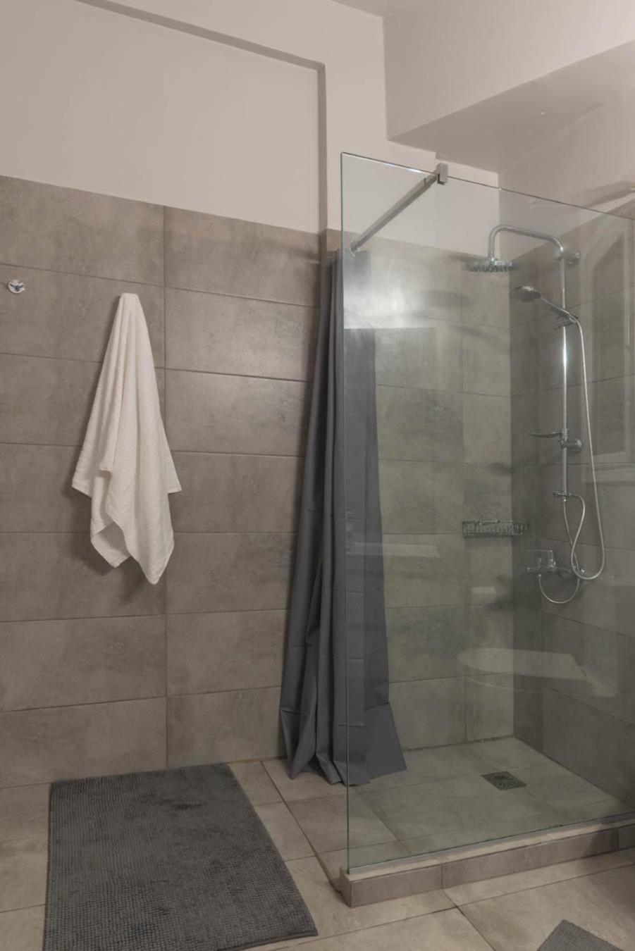 Empyrean Apartment Atene Esterno foto
